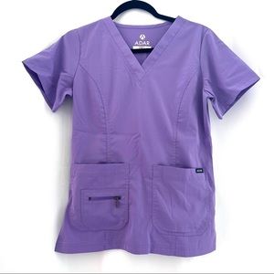 🔮 3/$5 🔮 NWOT Lavender Scrub Top - Adar Pro